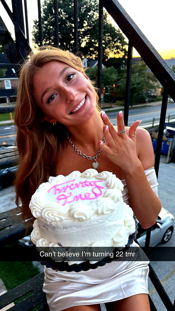 carmmieecat image ~ Altpins