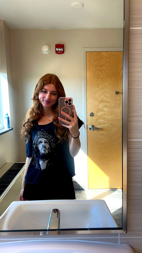 carmmieecat image ~ Altpins