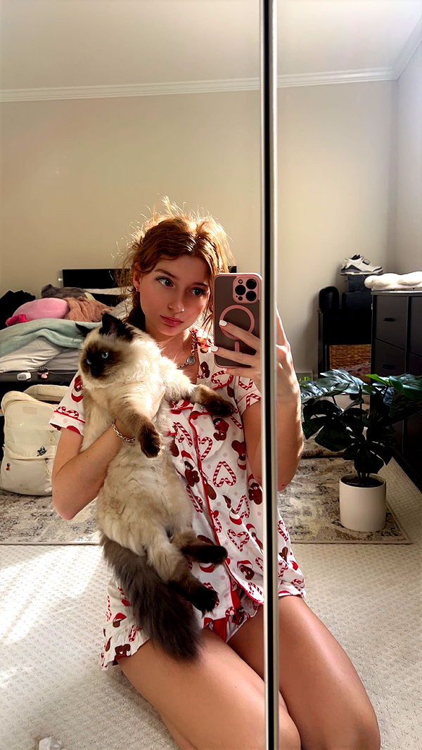 carmmieecat image ~ Altpins