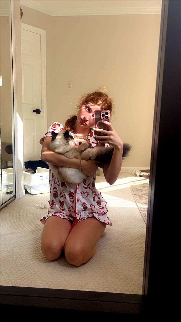 carmmieecat image ~ Altpins