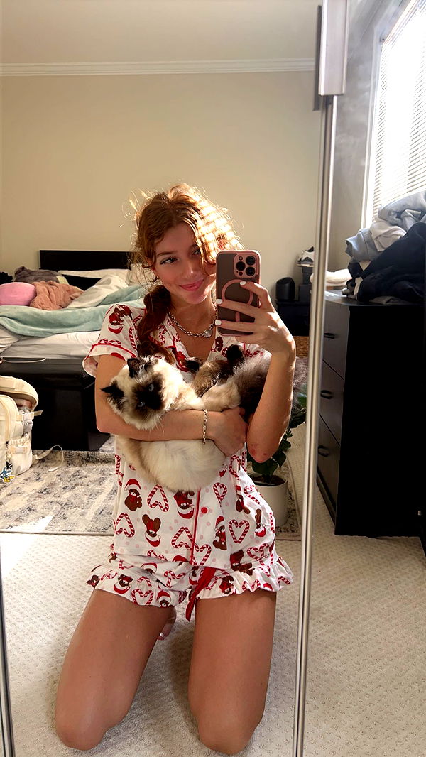 carmmieecat image ~ Altpins