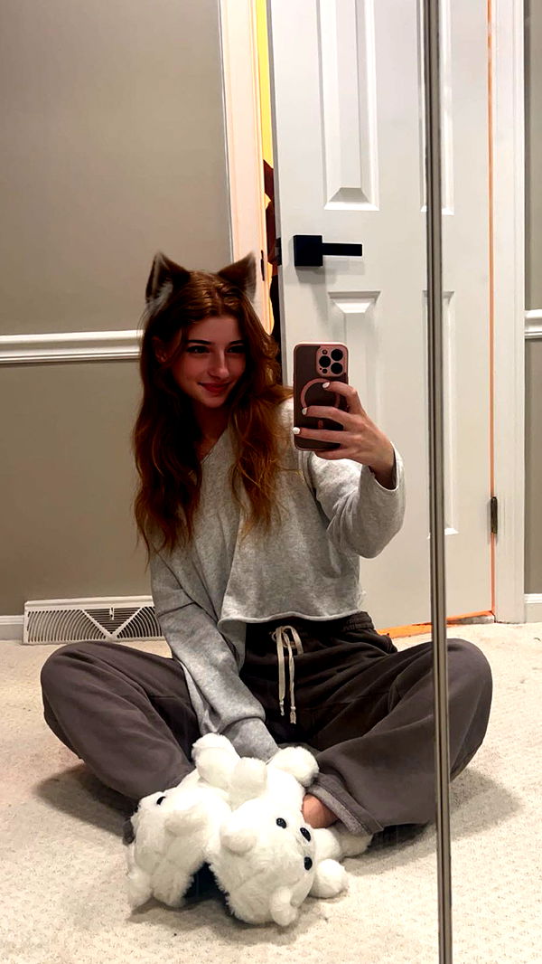 carmmieecat image ~ Altpins