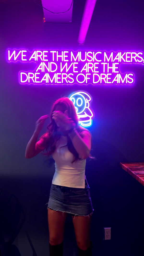 carmmieecat image ~ Altpins