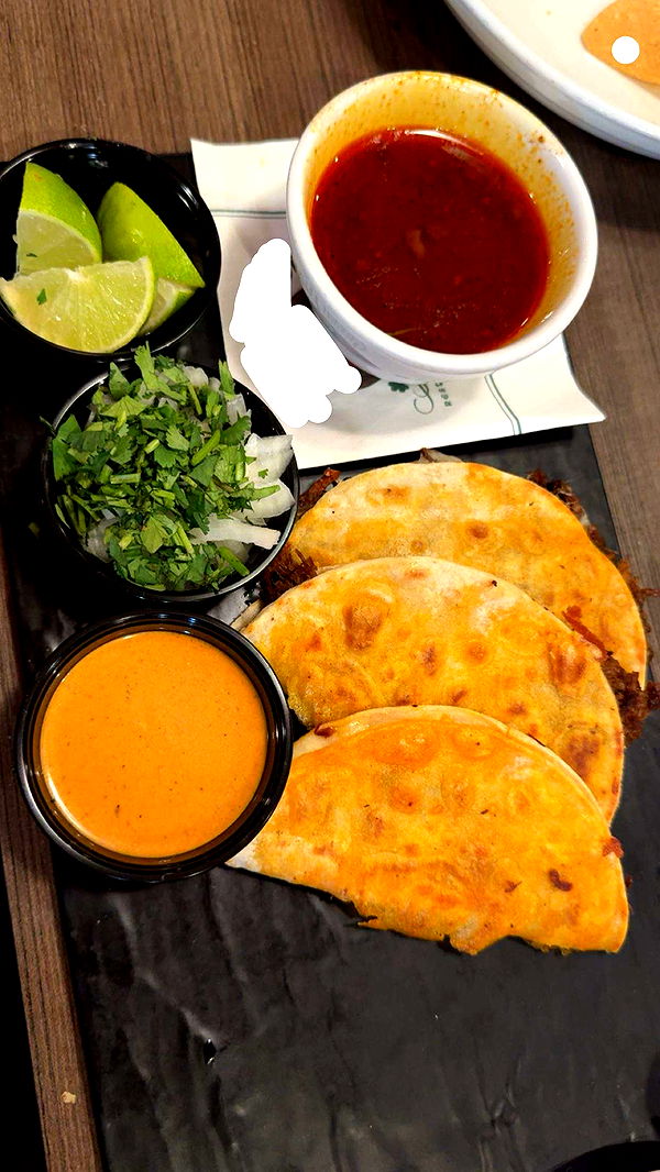 carmmieecat image ~ Altpins