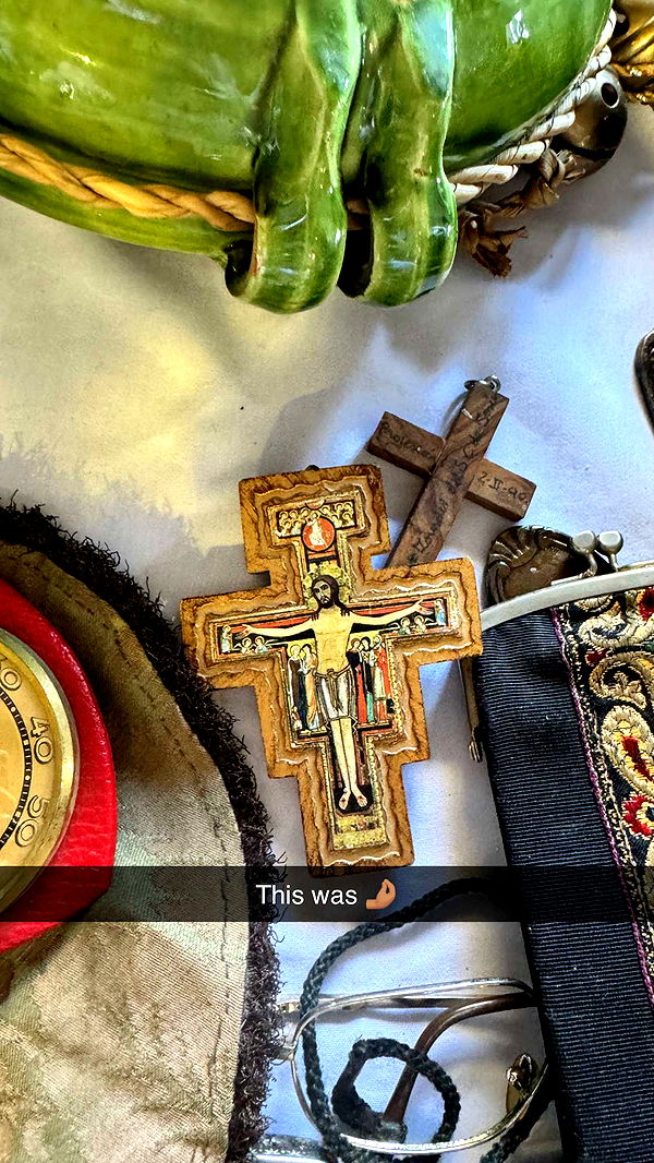 caroworld00 image ~ Altpins