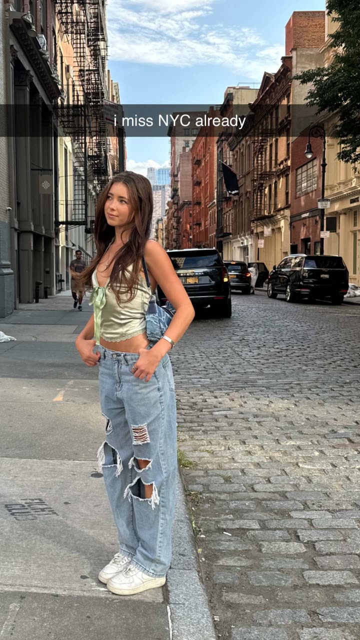 chloerosenbaum snapchat image archive image