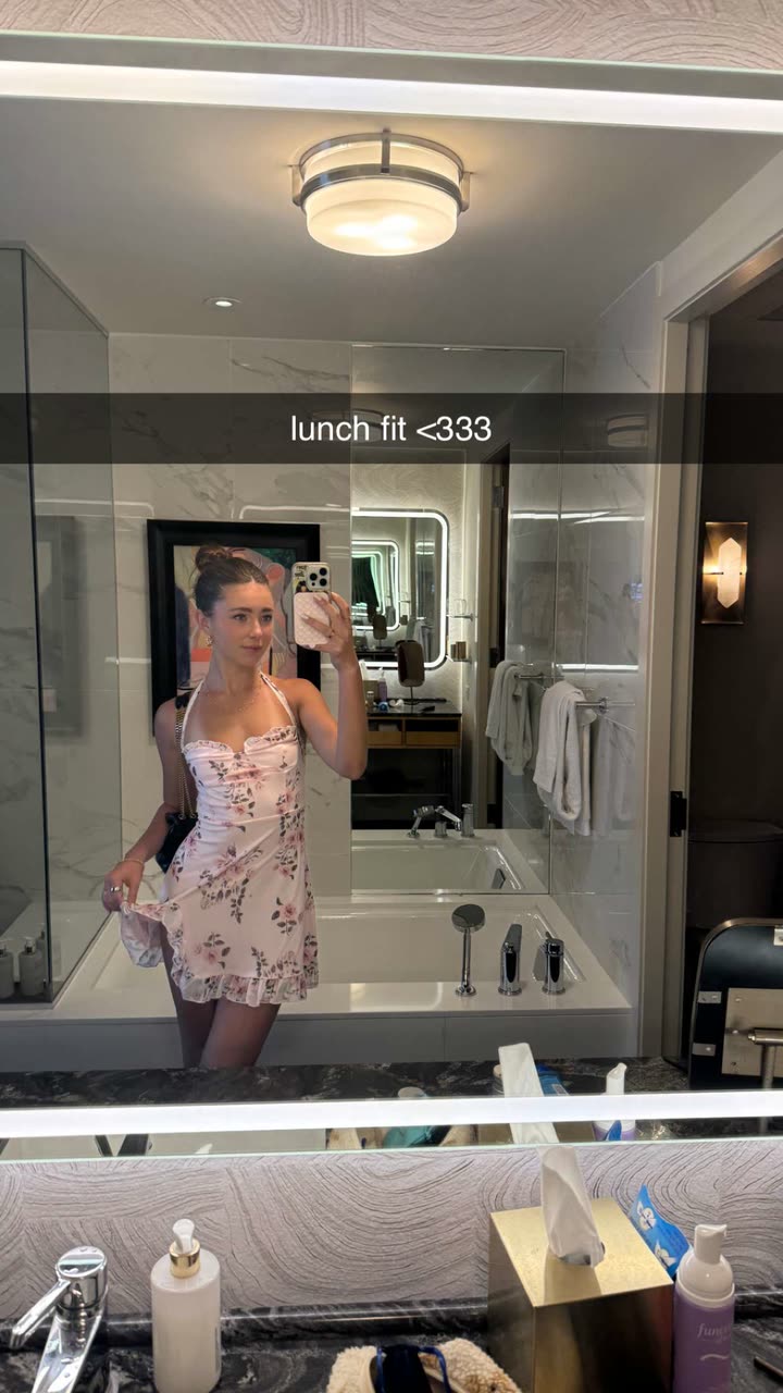 chloerosenbaum snapchat image archive image