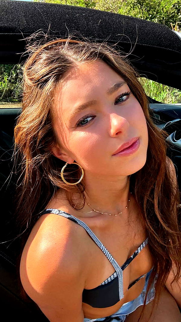 chloerosenbaum image ~ Altpins