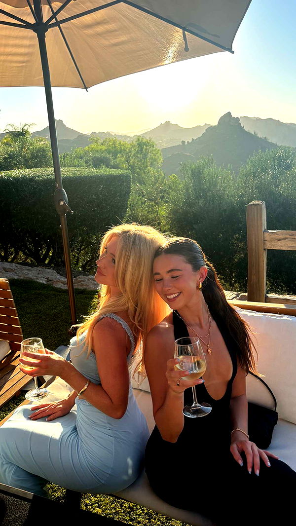 chloerosenbaum image ~ Altpins