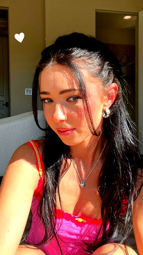 chloerosenbaum image ~ Altpins