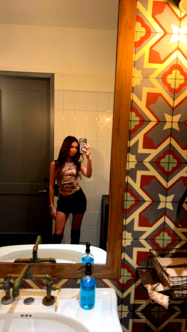 chloerosenbaum image ~ Altpins