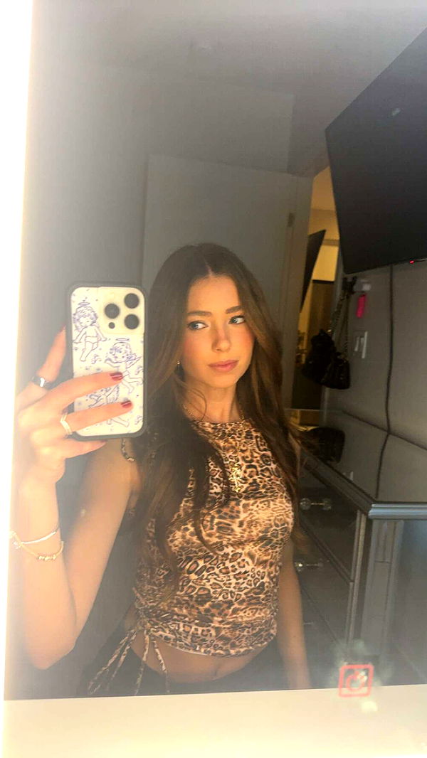 chloerosenbaum image ~ Altpins