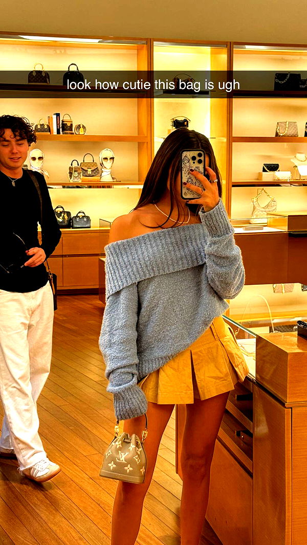 chloerosenbaum image ~ Altpins