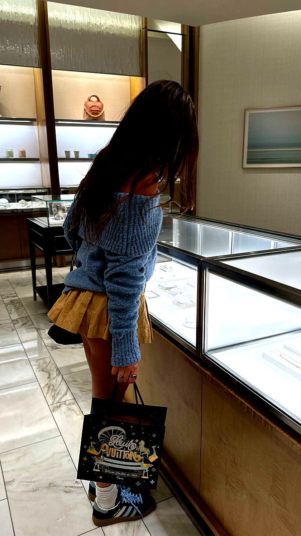 chloerosenbaum image ~ Altpins