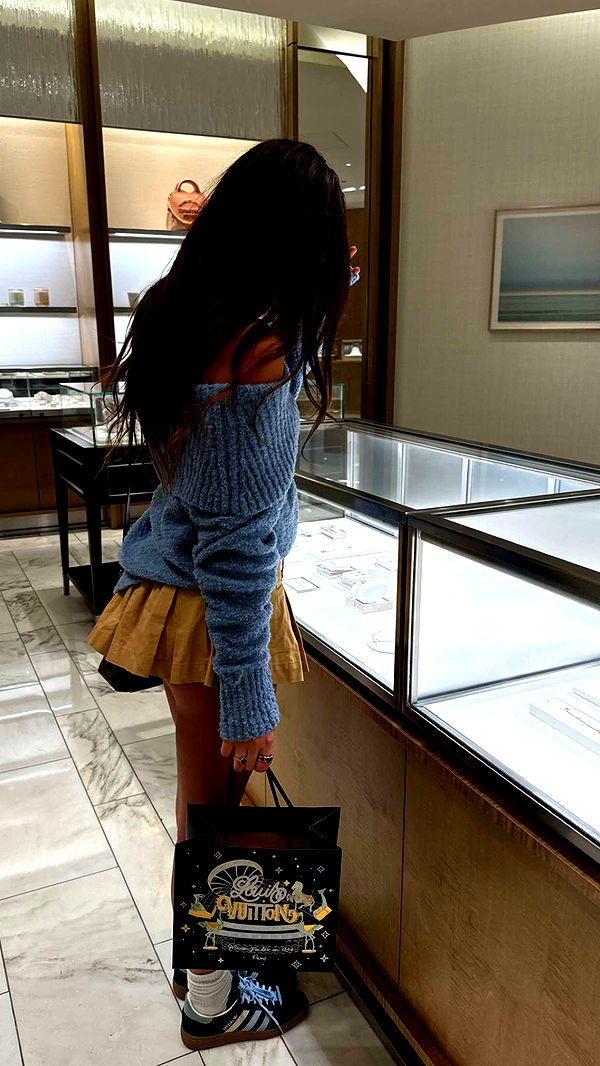 chloerosenbaum image ~ Altpins