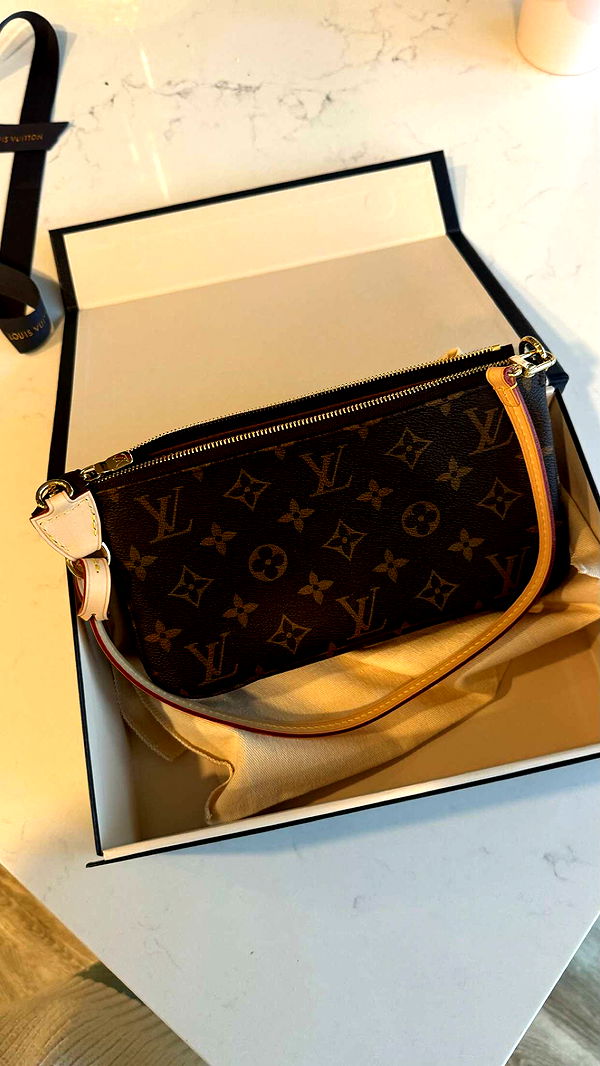 chloerosenbaum image ~ Altpins