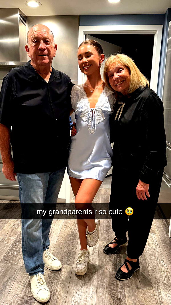 chloerosenbaum image ~ Altpins