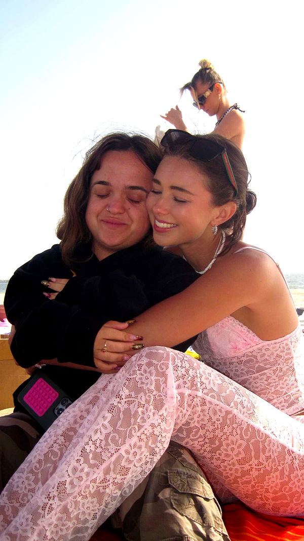 chloerosenbaum image ~ Altpins