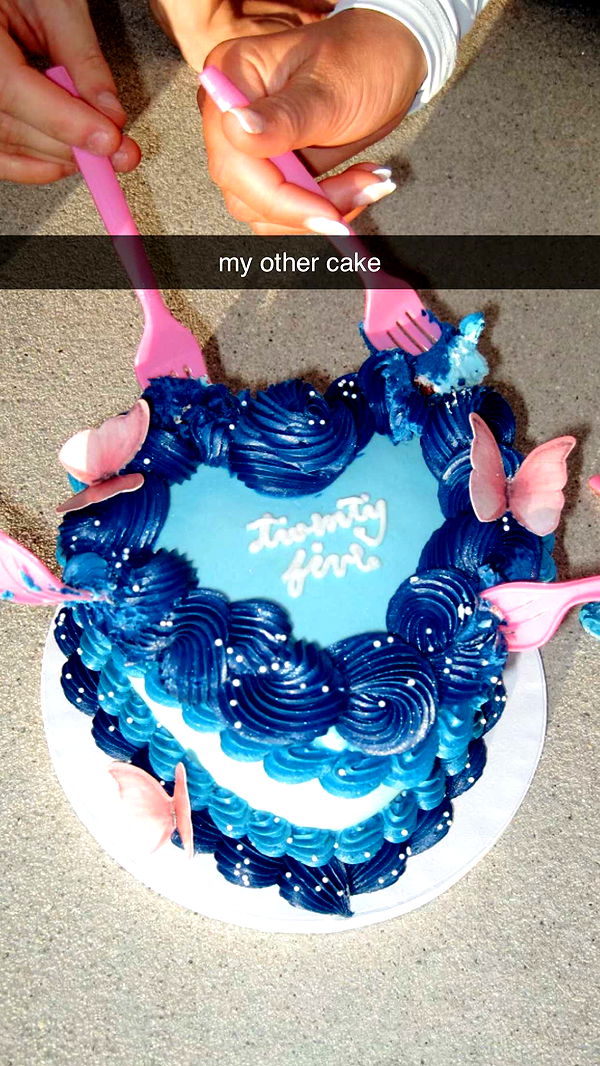 chloerosenbaum image ~ Altpins