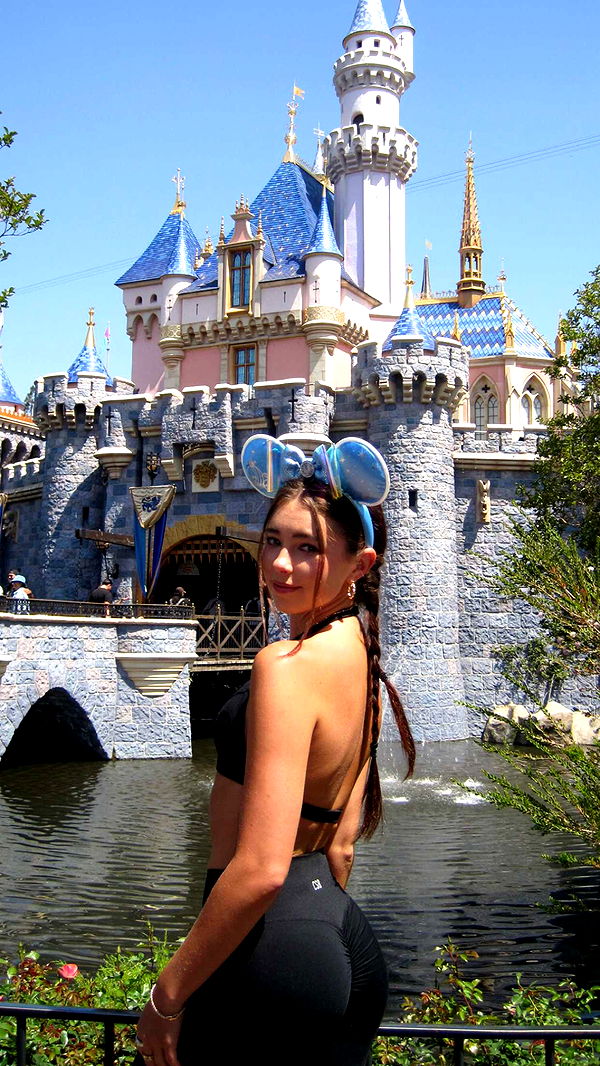 chloerosenbaum image ~ Altpins