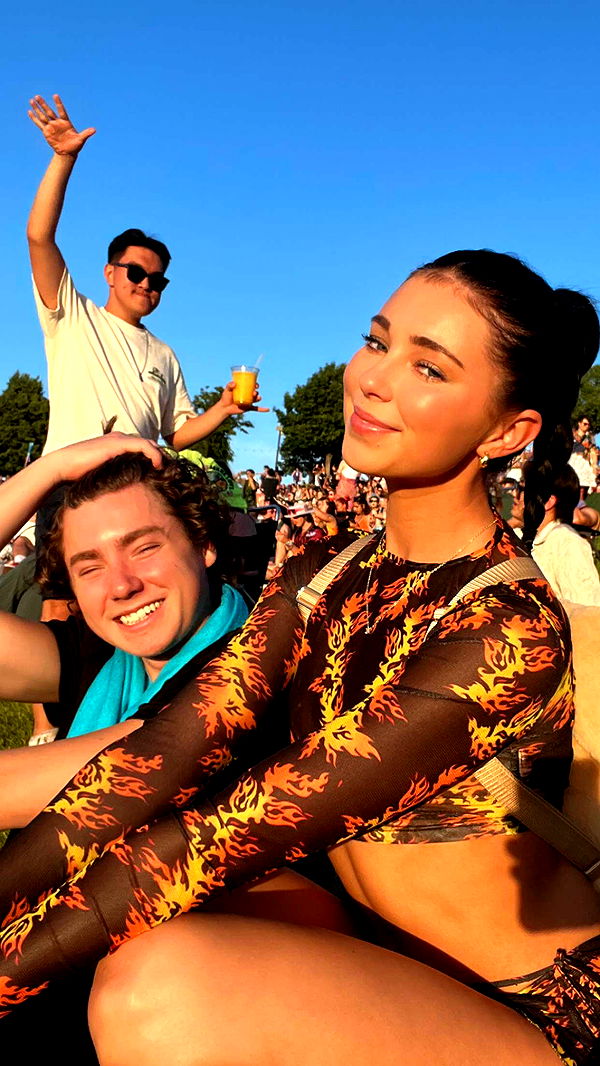 chloerosenbaum image ~ Altpins