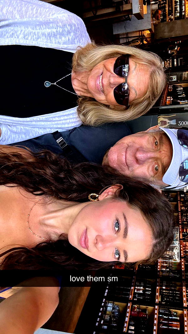 chloerosenbaum image ~ Altpins