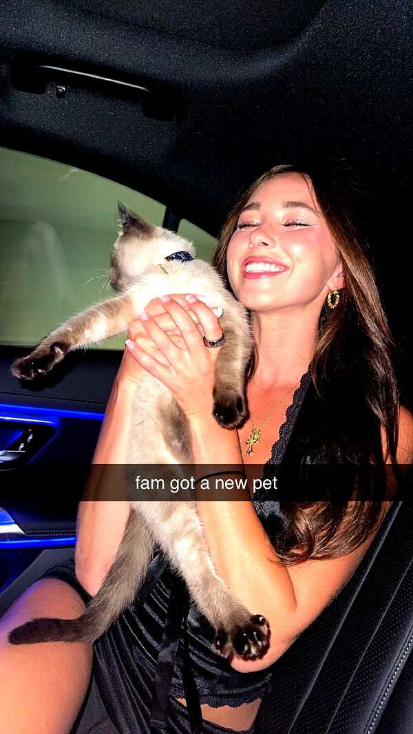 chloerosenbaum image ~ Altpins