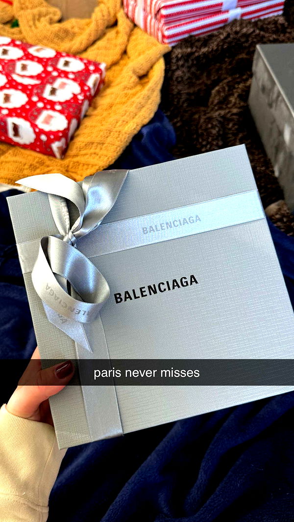 chloerosenbaum image ~ Altpins