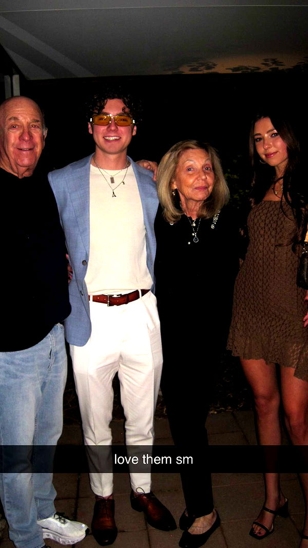 chloerosenbaum image ~ Altpins