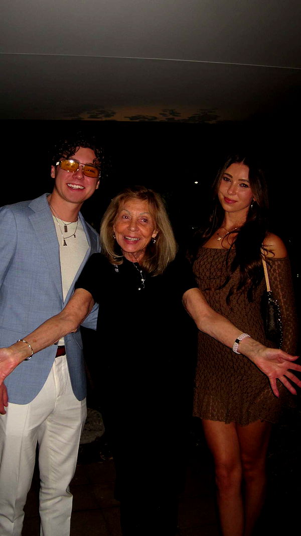 chloerosenbaum image ~ Altpins