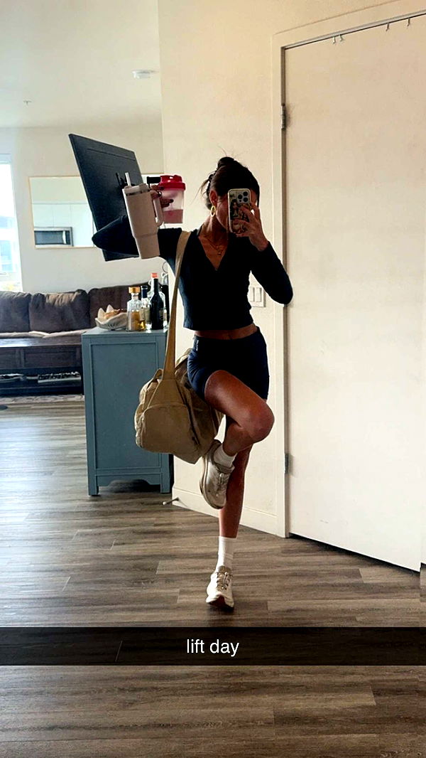 chloerosenbaum image ~ Altpins