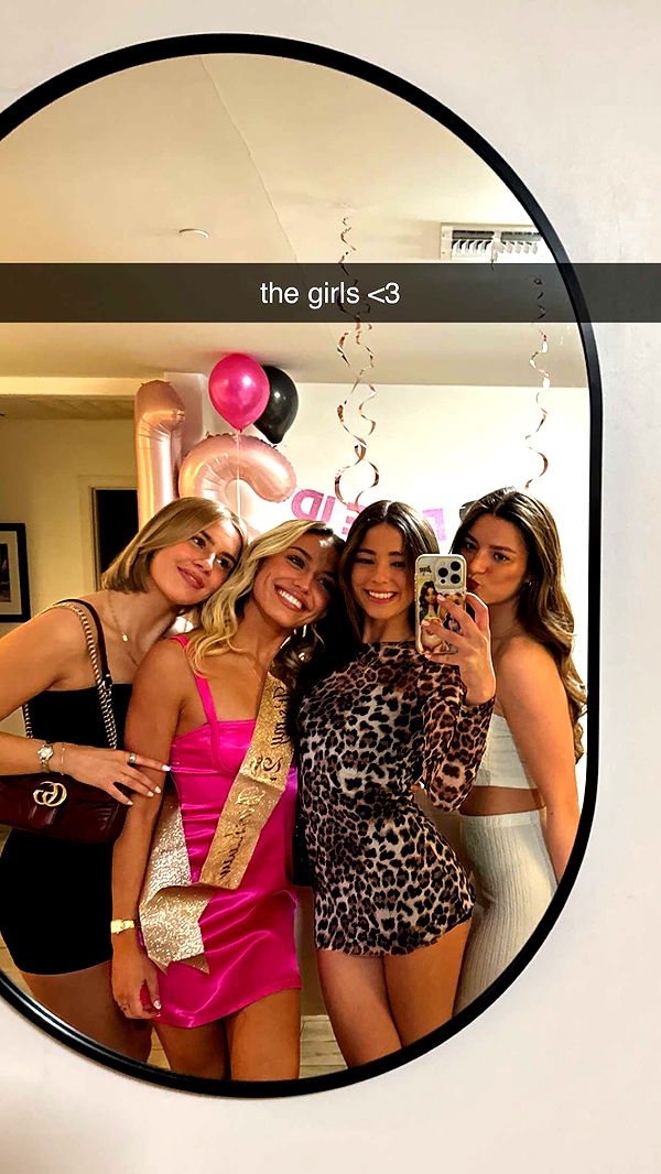 chloerosenbaum image ~ Altpins