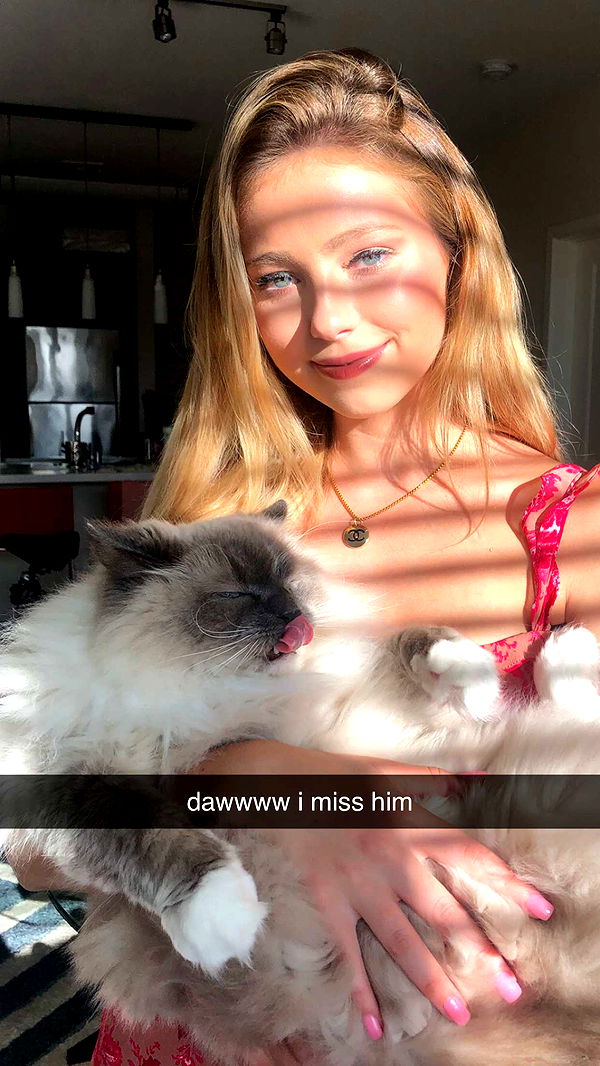 chloerosenbaum image ~ Altpins