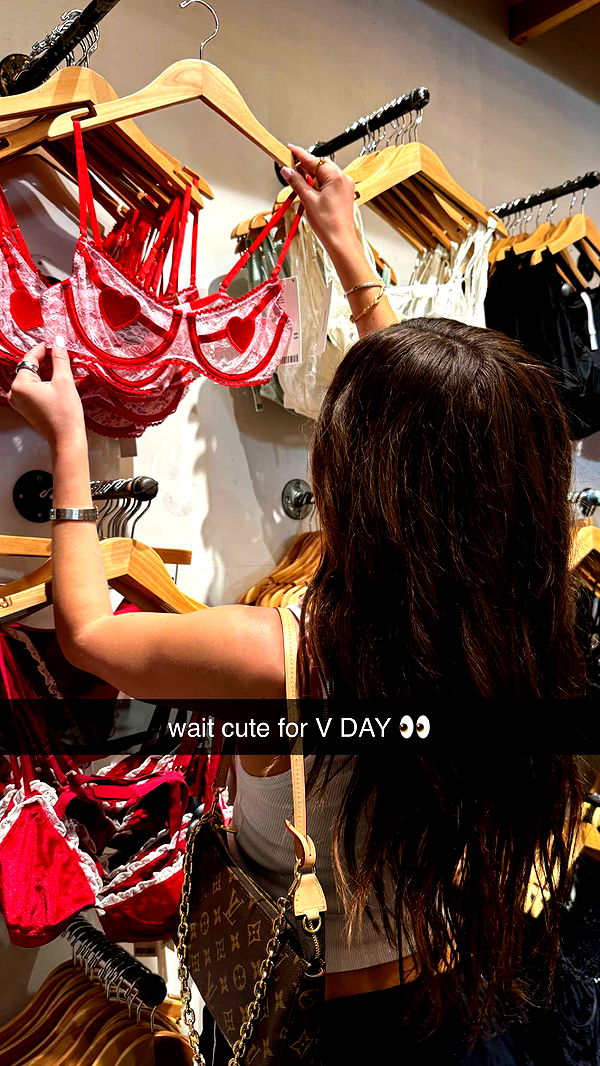 chloerosenbaum image ~ Altpins