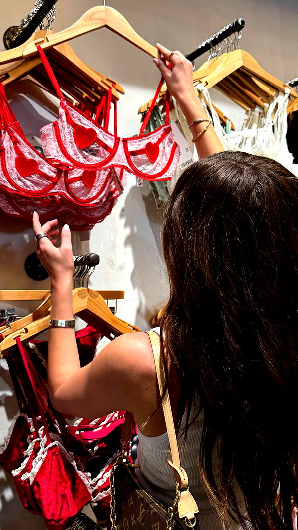 chloerosenbaum image ~ Altpins