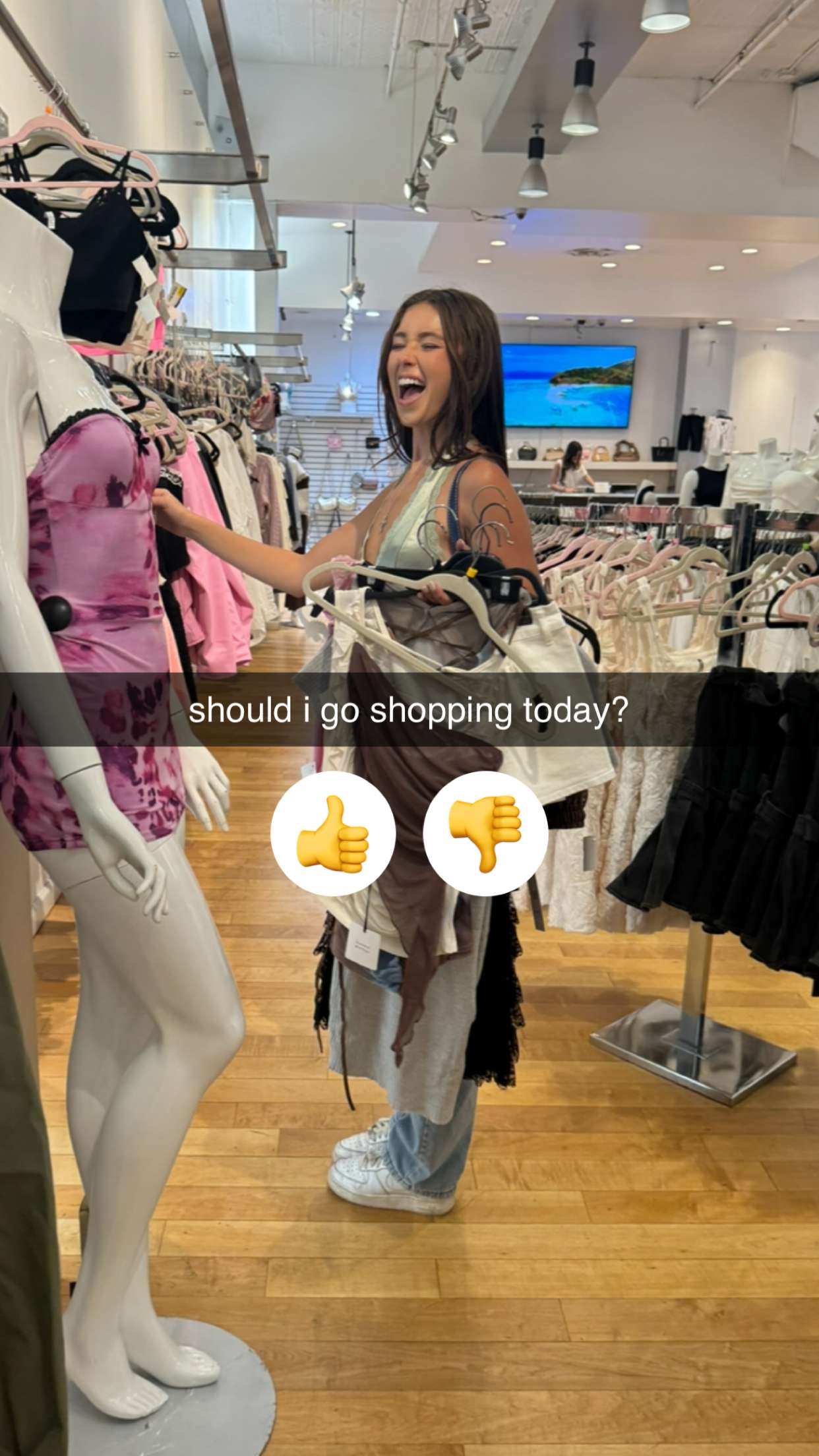 chloerosenbaum snapchat image archive image