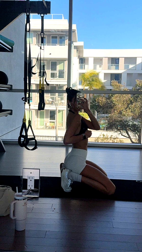 chloerosenbaum image ~ Altpins