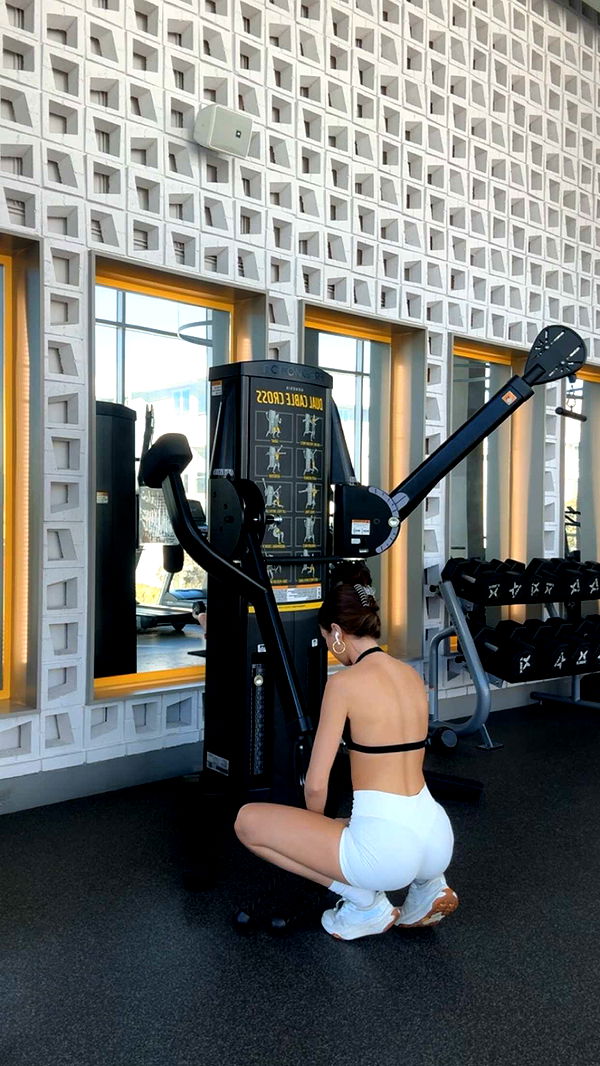 chloerosenbaum image ~ Altpins