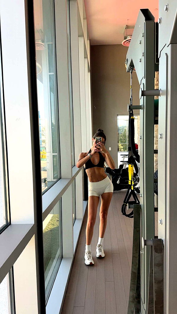 chloerosenbaum image ~ Altpins