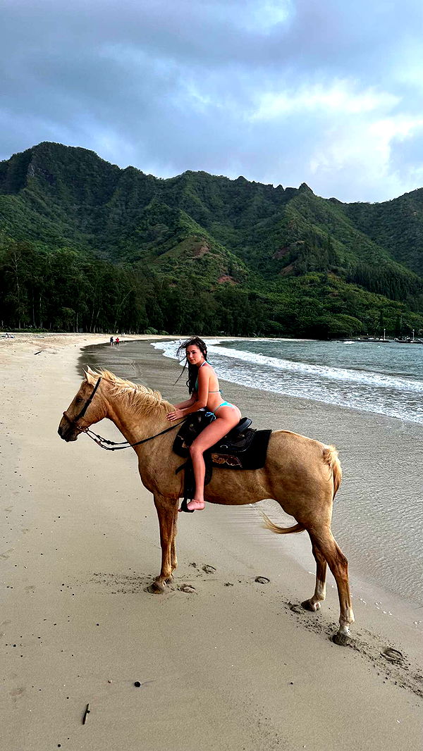 chloerosenbaum image ~ Altpins