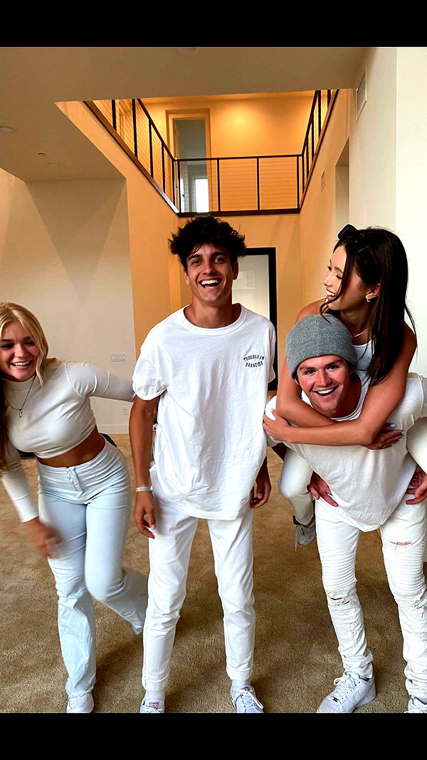 chloerosenbaum image ~ Altpins