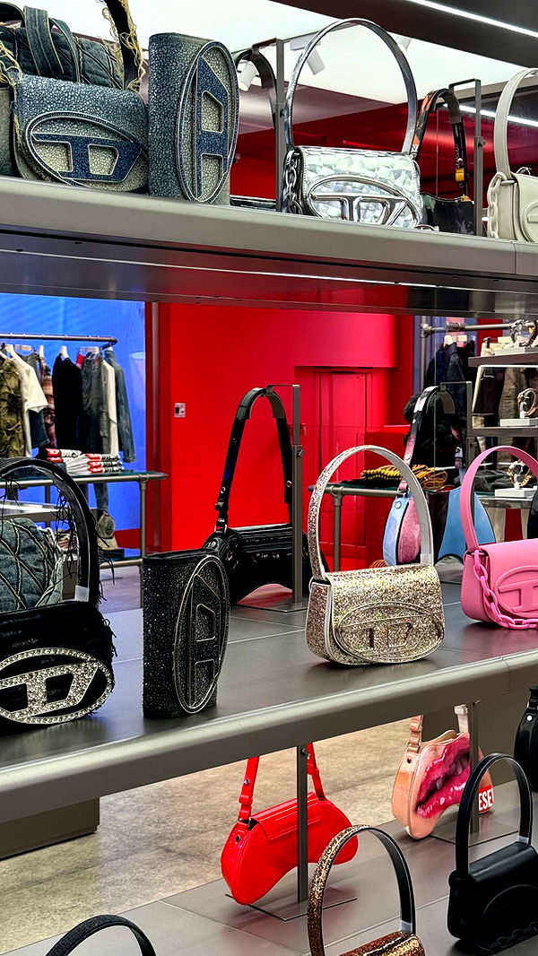 chloerosenbaum image ~ Altpins