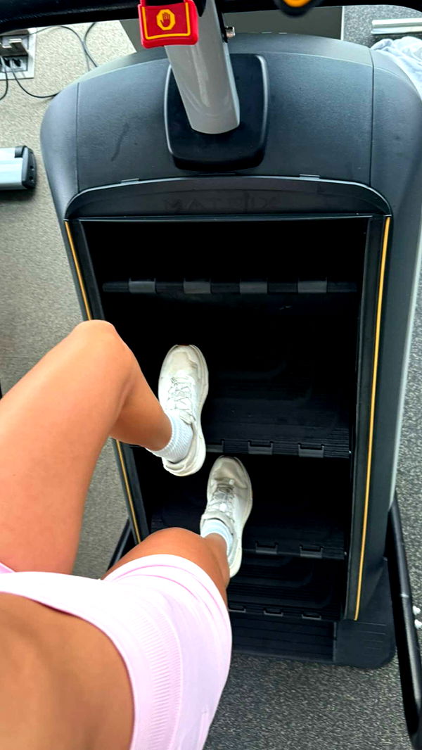 chloerosenbaum image ~ Altpins