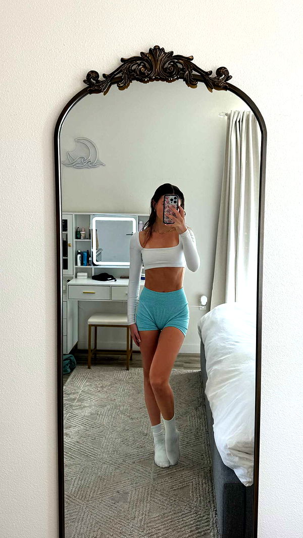 chloerosenbaum image ~ Altpins