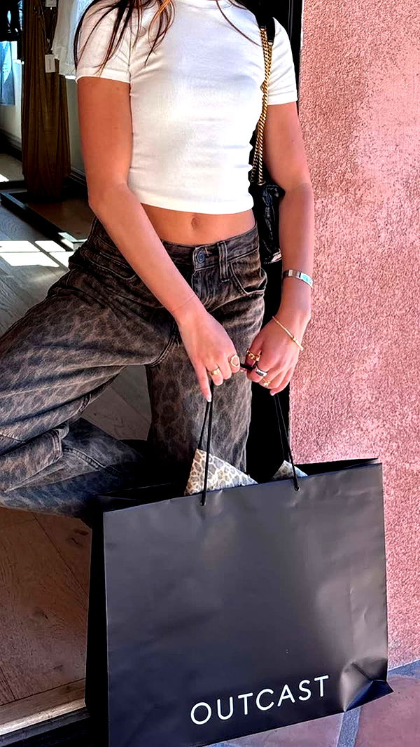 chloerosenbaum image ~ Altpins