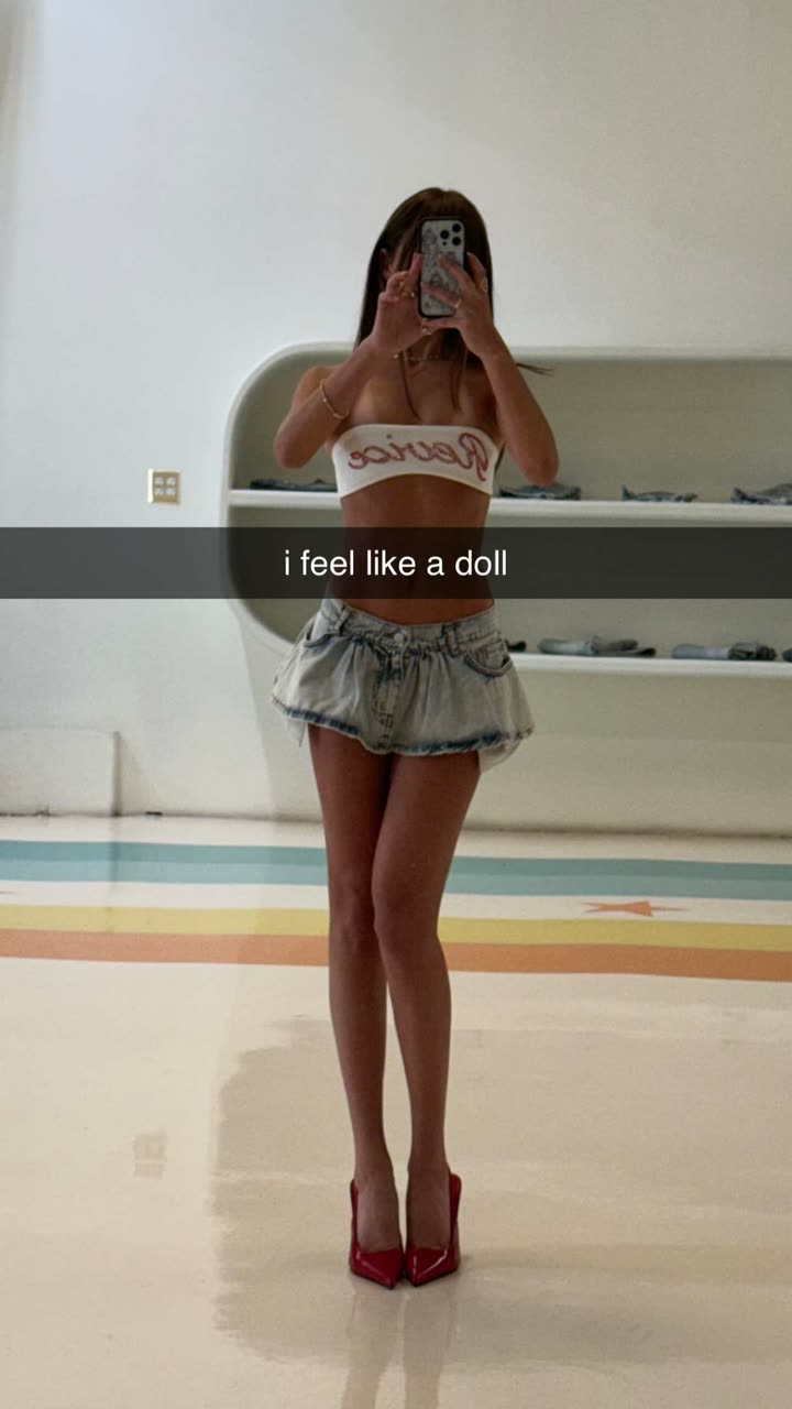 chloerosenbaum snapchat image archive image