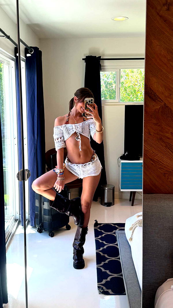 chloerosenbaum image ~ Altpins