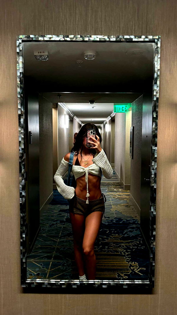 chloerosenbaum image ~ Altpins