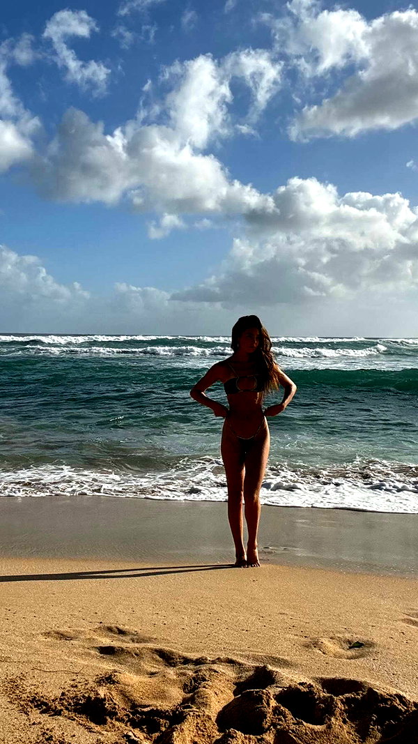 chloerosenbaum snapchat image archive image