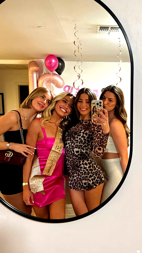 chloerosenbaum image ~ Altpins